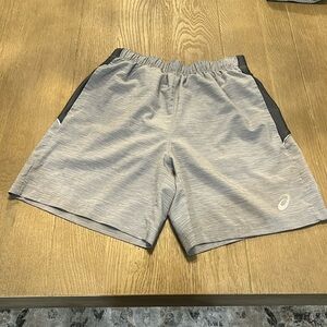 Men’s small Asics running shorts with liner